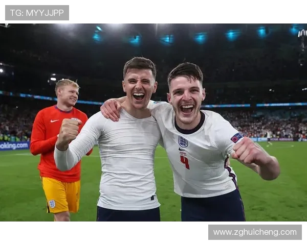 足球明星偶遇小球迷的暖心瞬间引发全场关注如何面对这些感人时刻